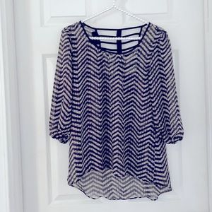 iZ Byer chevron 3/4 sleeve blouse